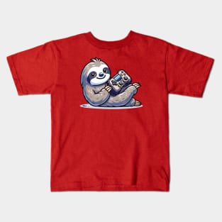 Sloth gamer Kids T-Shirt